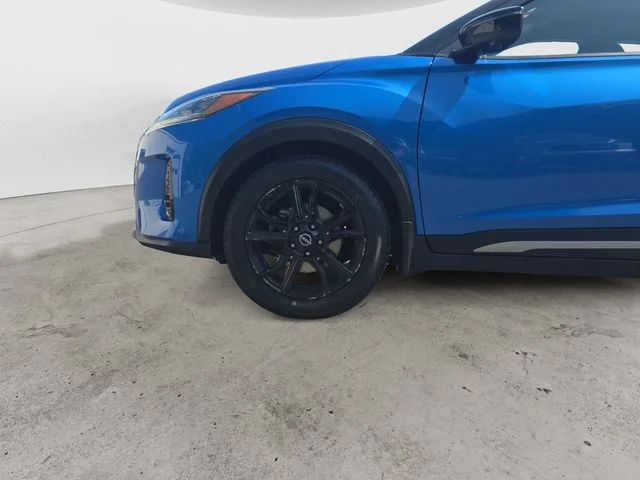 Used 2023 Blue Nissan SR image 14