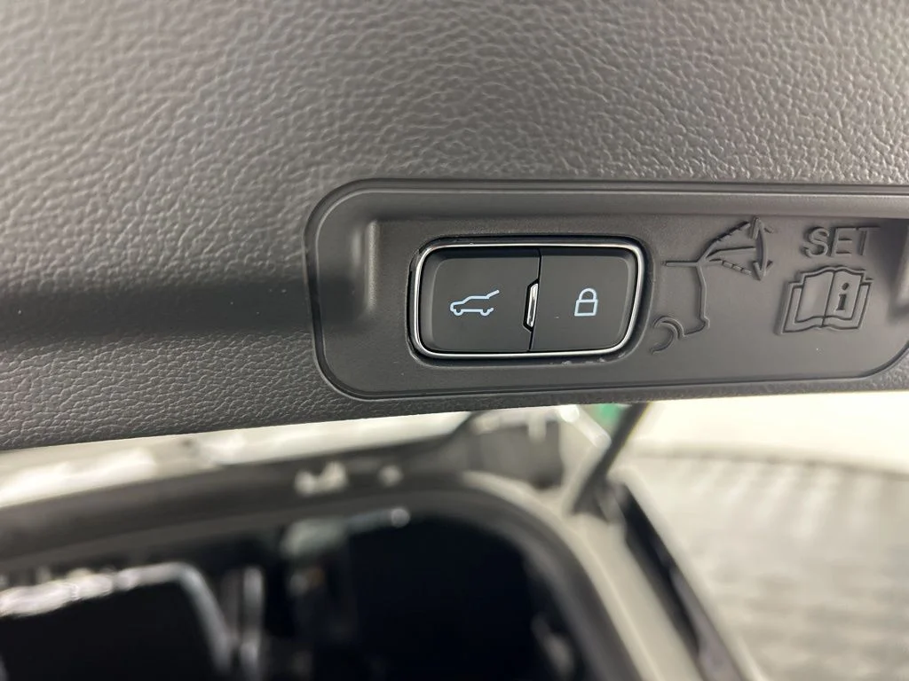 2025 Ford Explorer ST - Photo 44