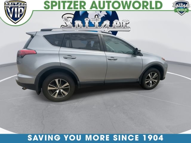 Used 2018 Silver Toyota XLE image 10