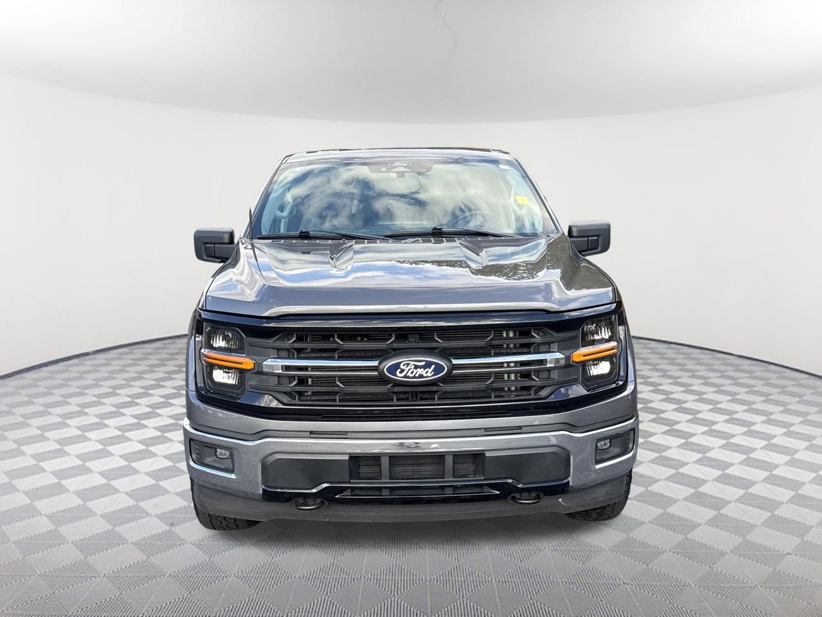 2025 Ford F-150 XLT - Photo 2