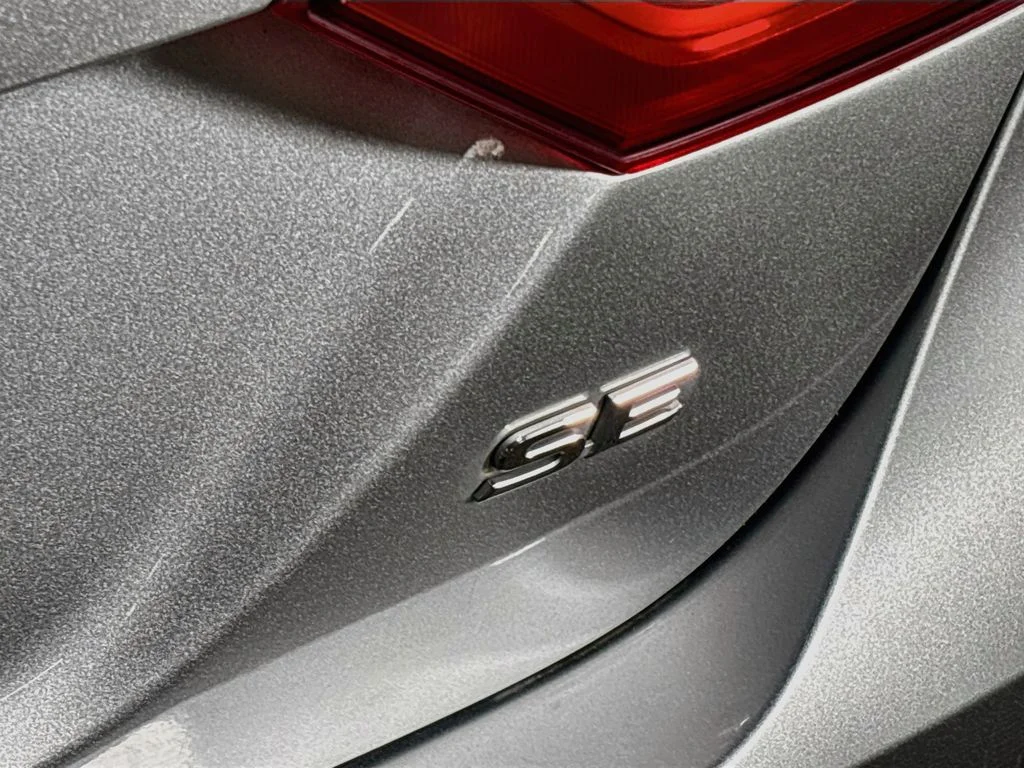 Used 2018 Silver Toyota SE image 24