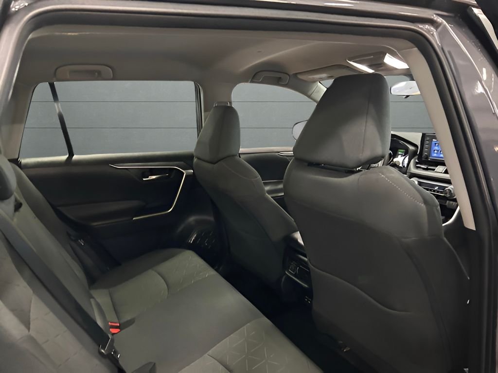 2022 Toyota RAV4 XLE - Photo 25