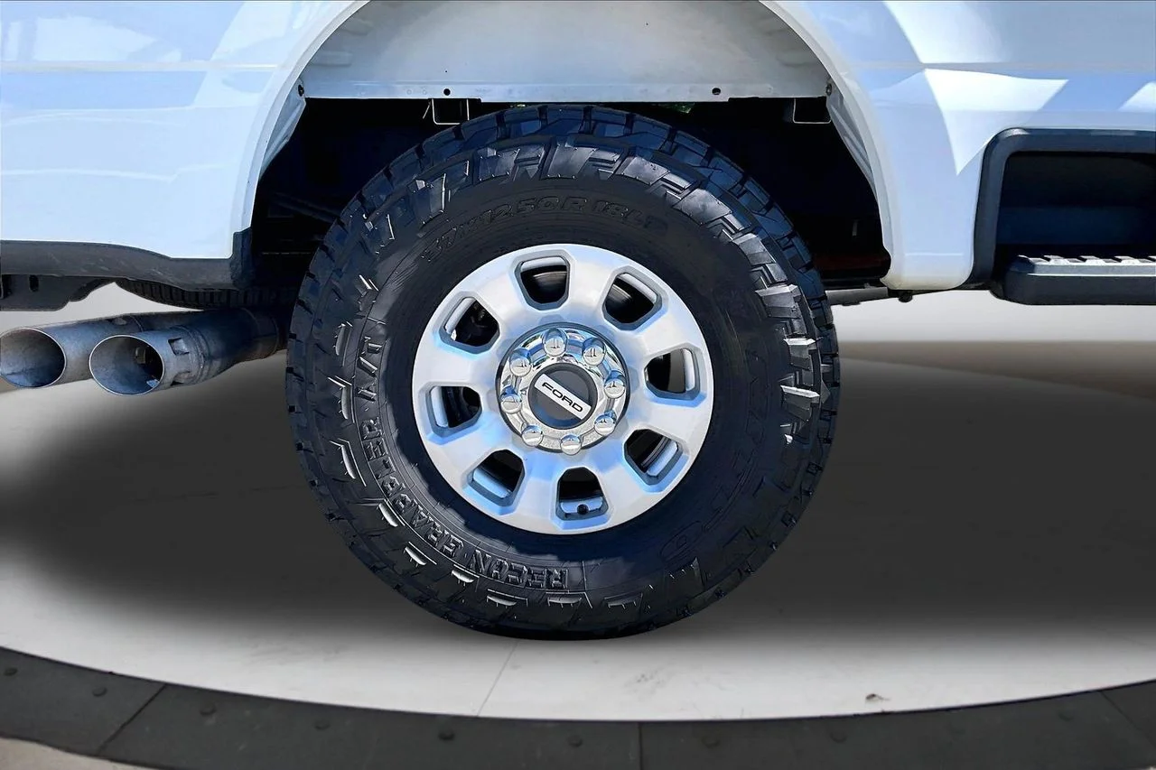 Used 2023 White Ford XLT image 33