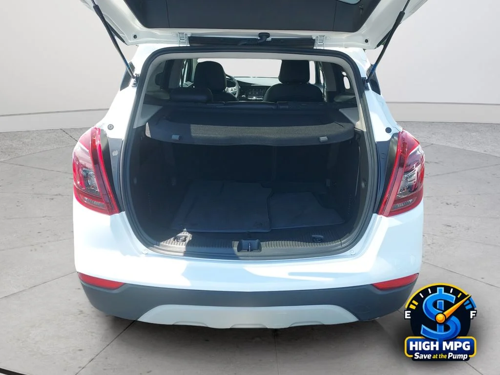 Used 2022 White Buick Preferred image 31
