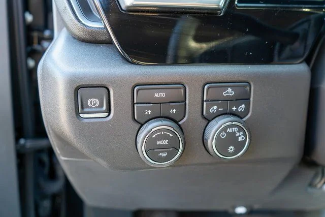 Used 2025 Black Chevrolet LT image 22