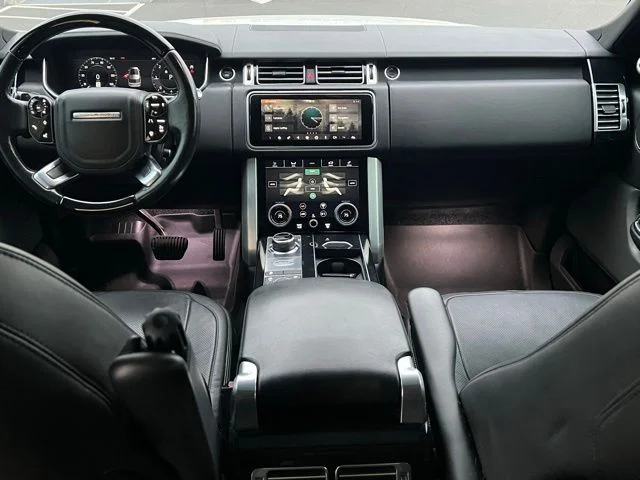 Used 2018 White Land Rover HSE image 17