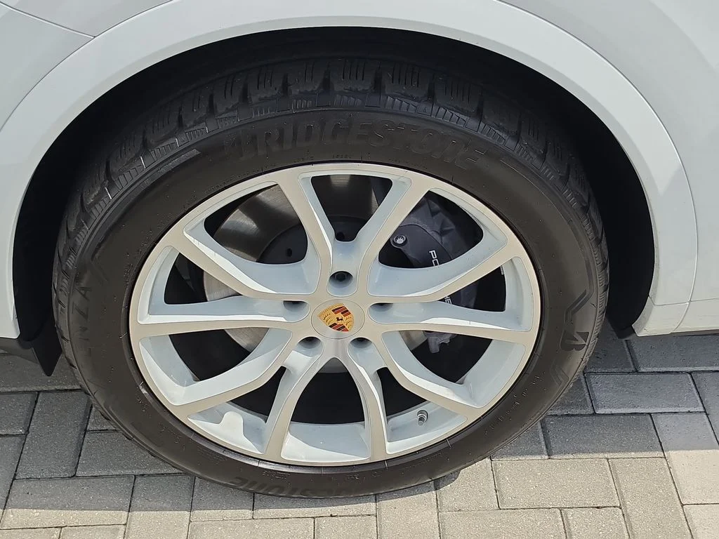 Used 2024 White Porsche Base image 8