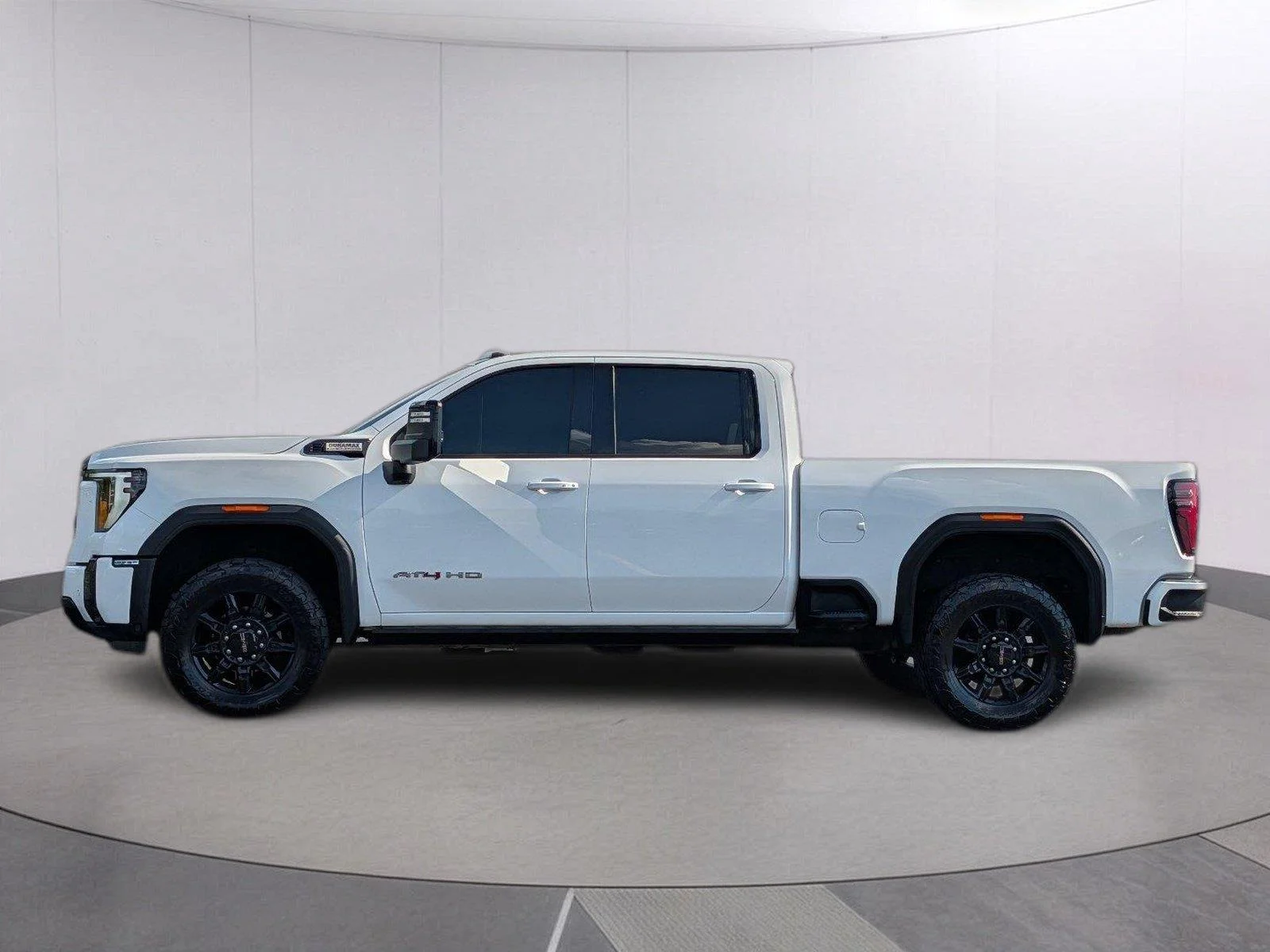 Used 2025 Summit White GMC AT4 image 2