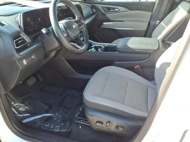 Used 2025 Summit White Chevrolet LT image 11