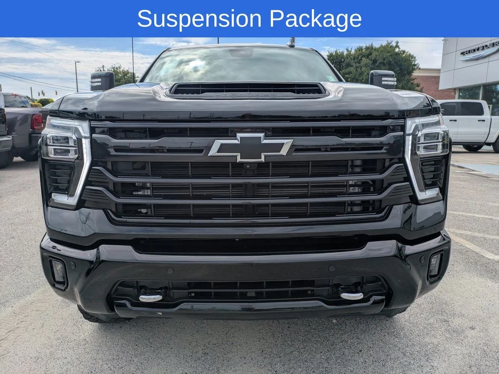 Used 2025 Black Chevrolet High Country image 9