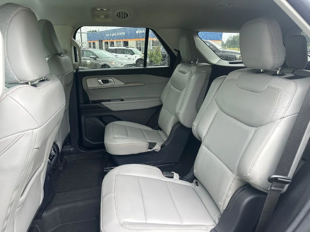 Used 2025 Gray Ford Active image 15