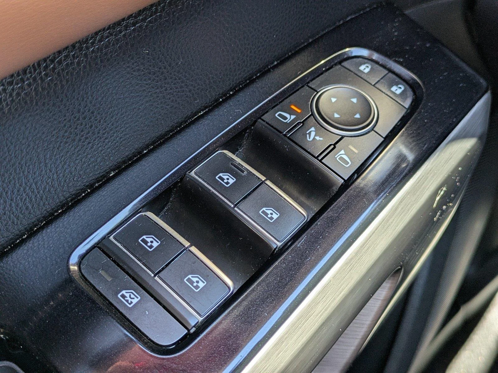 Used 2023 Gun Metallic Nissan Platinum image 25