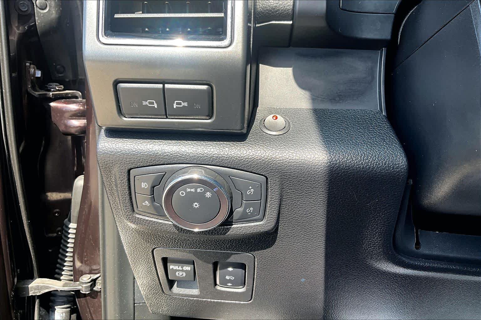 Used 2019 Magma Red Ford LARIAT image 36