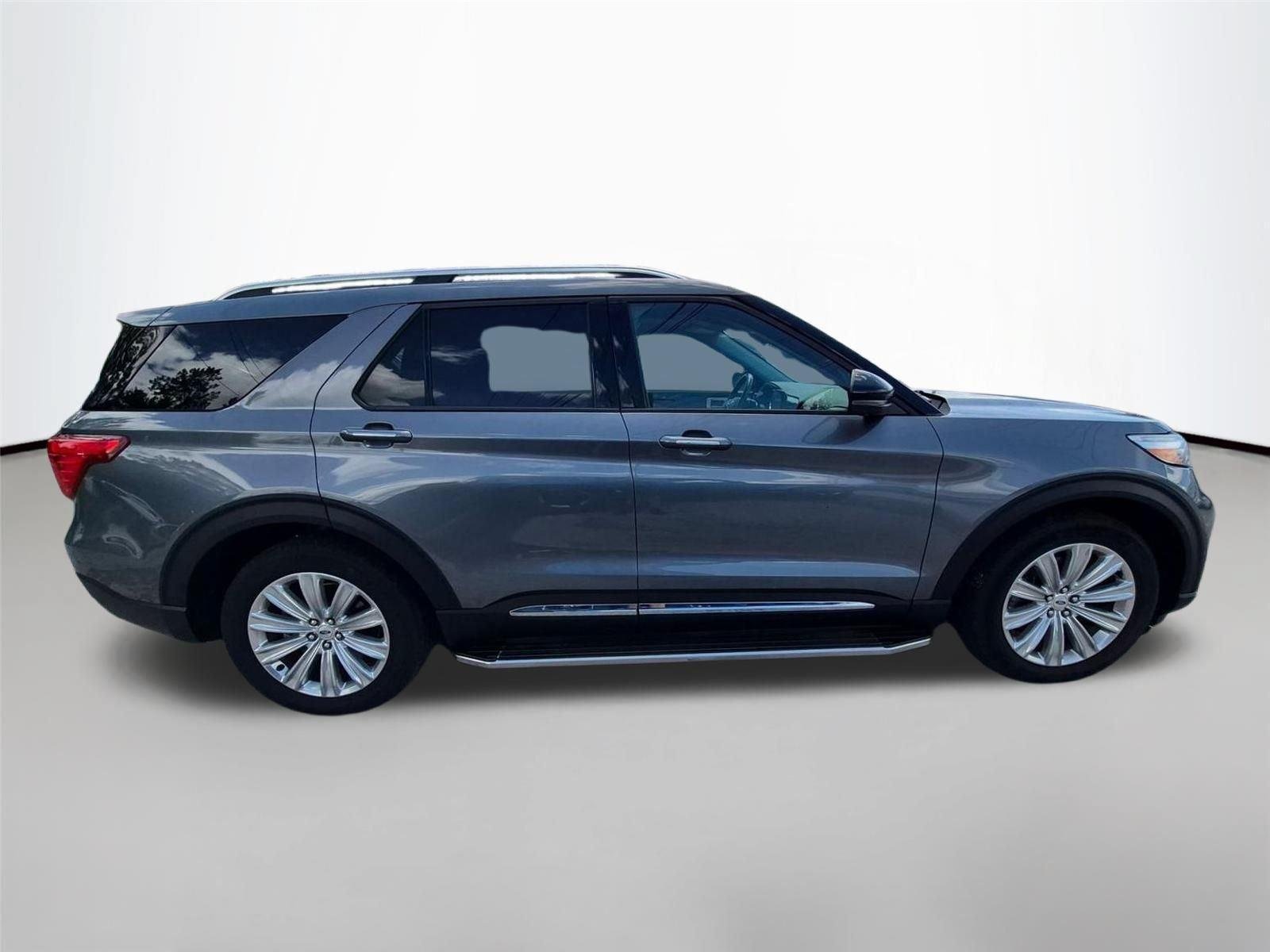 Used 2021 CARBONIZED GRAY METALLIC FORD LIMI image 4