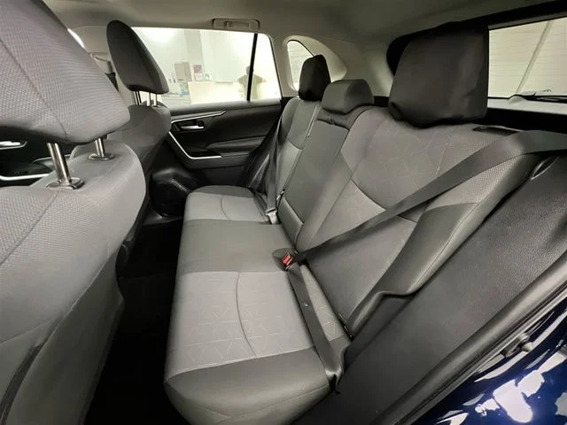 2024 Toyota RAV4 XLE - Photo 11