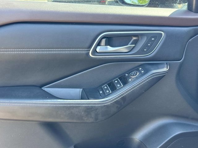 Used 2023 Gray Nissan Platinum image 29