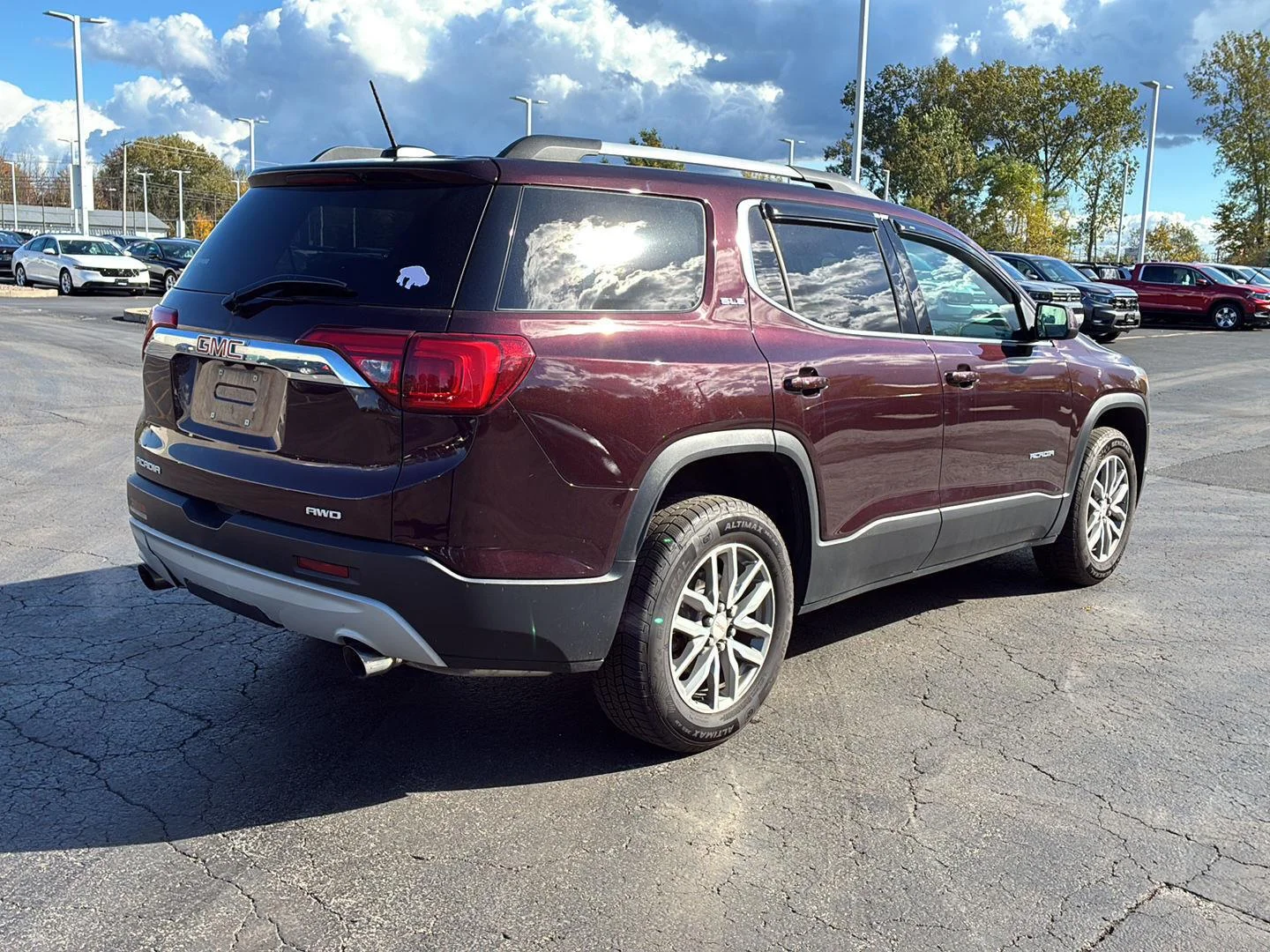 Used 2018 Black Cherry Metallic GMC SLE image 23
