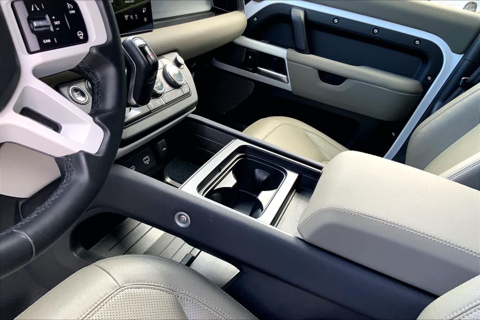 Used 2023 Fuji White Land Rover S image 15
