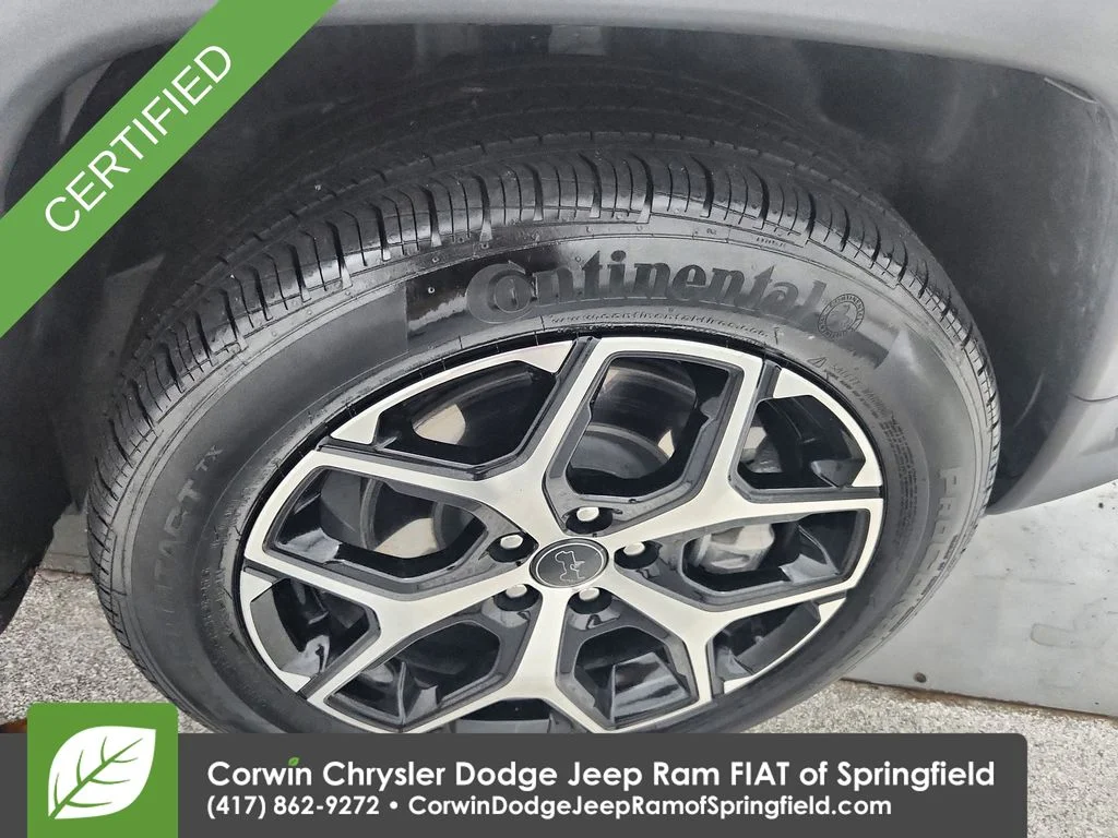 Certified Used 2025 Silver Jeep Limited image 31