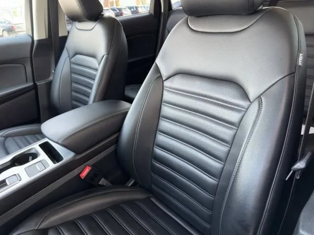 Used 2022 Silver Ford SEL image 38