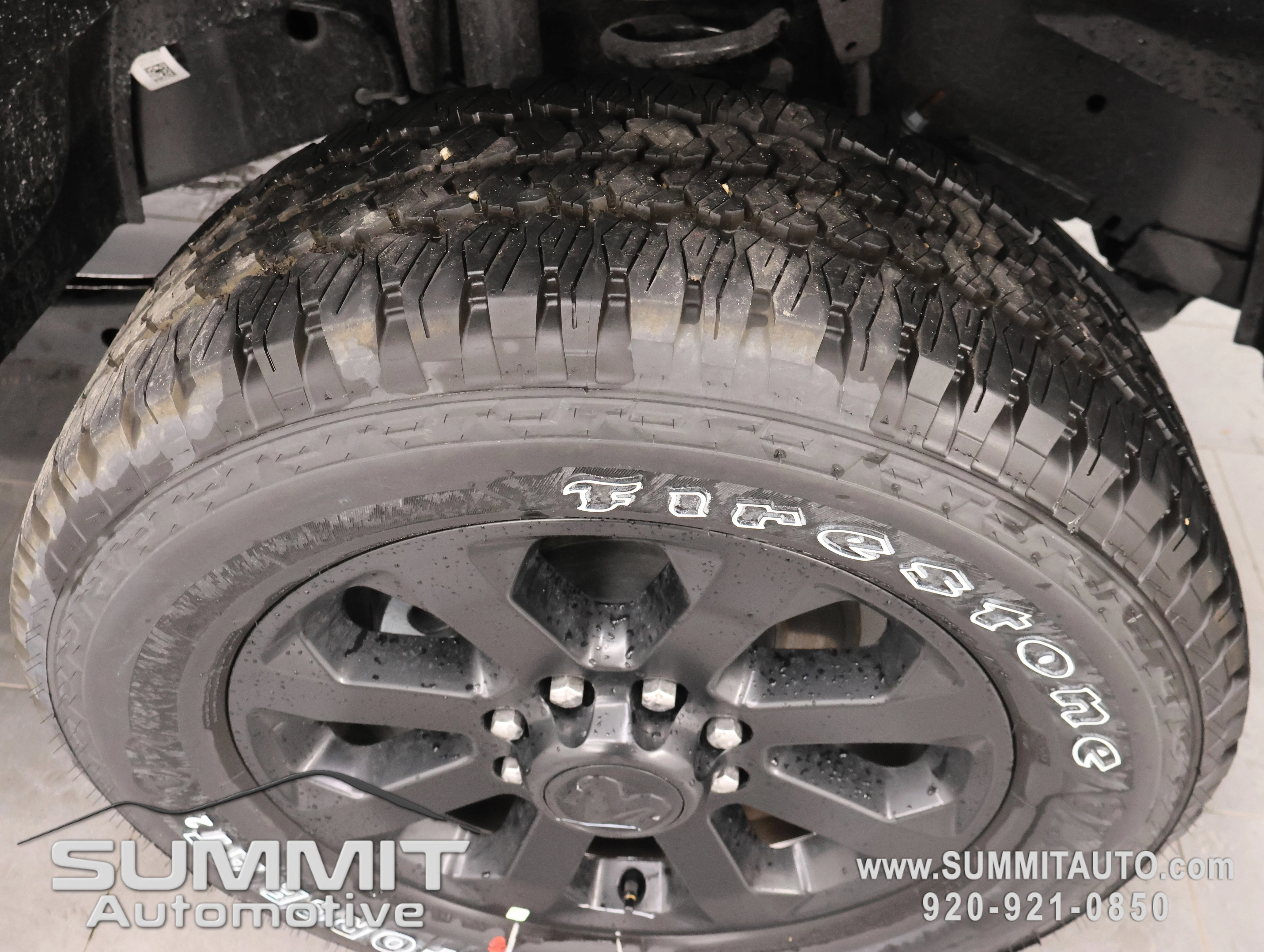 New 2026 Granite Crystal Metallic Clear-Coat Exterior Paint RAM Laramie image 3