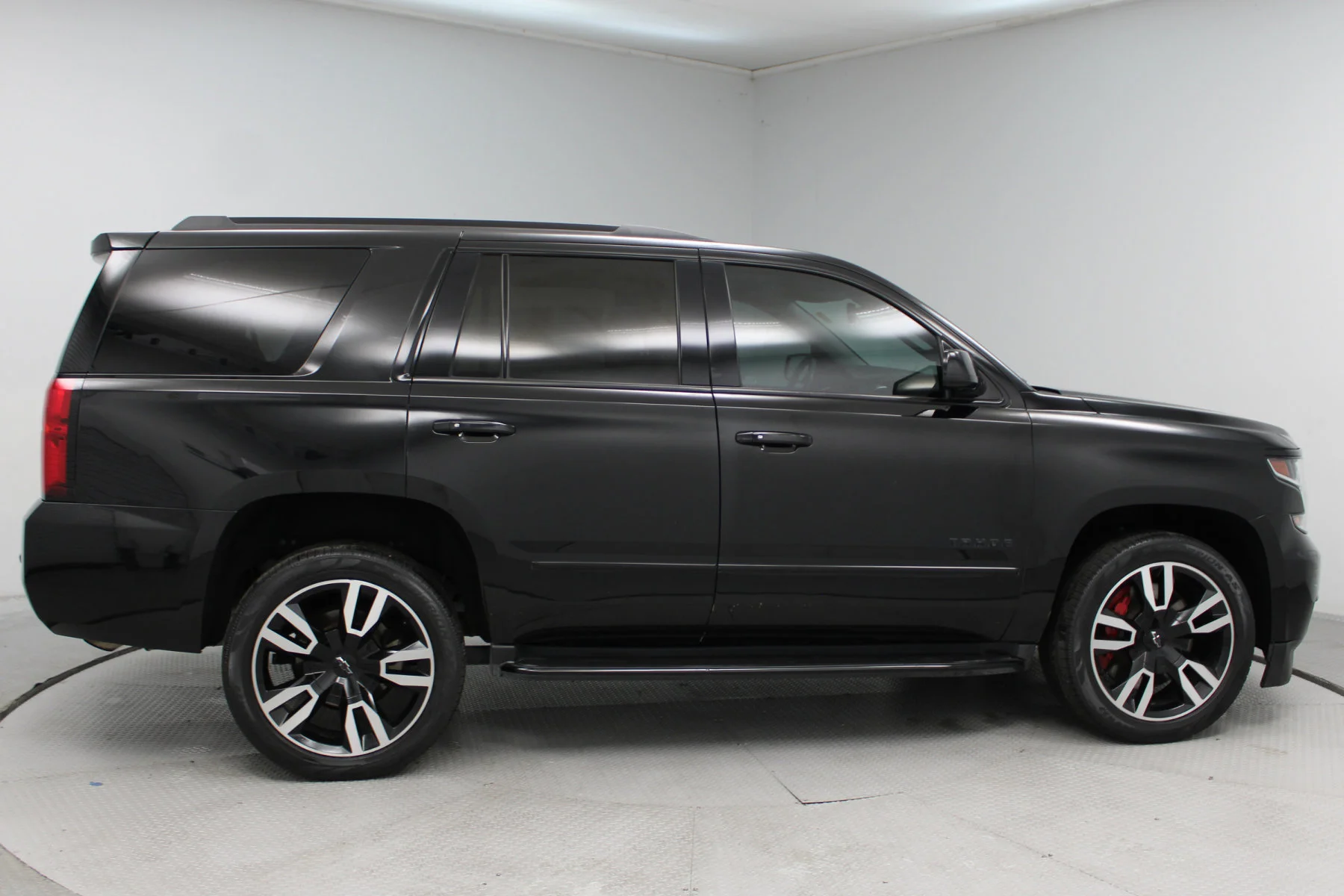 Used 2020 Black Chevrolet 2WD 4dr Premier image 28