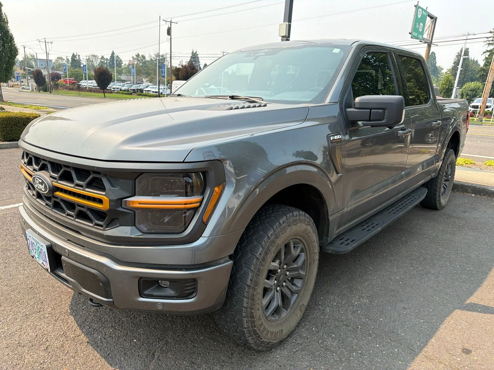 Used 2025 Carbonized Gray Metallic Ford Tremor image 1