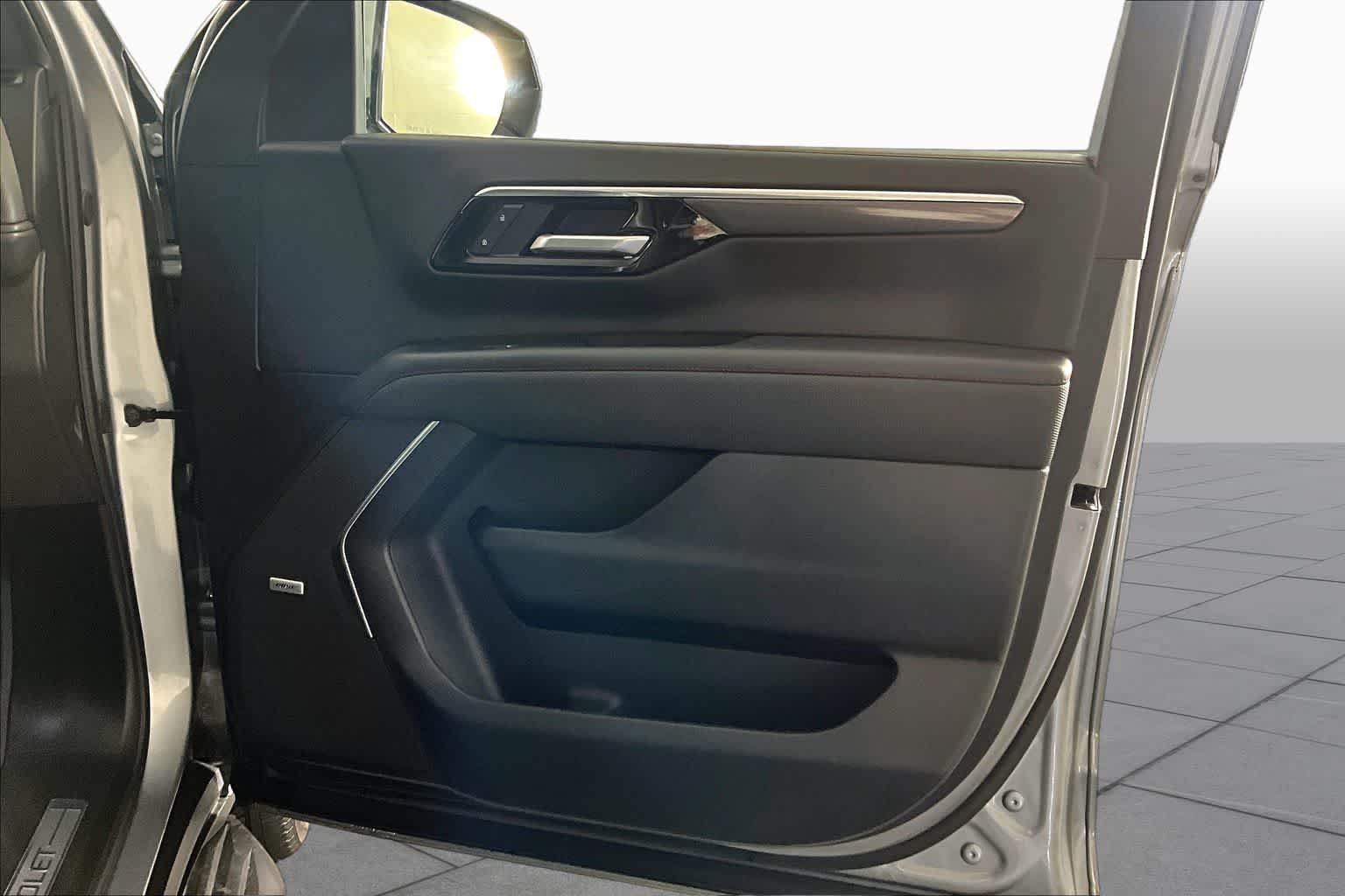 Used 2025 Sterling Gray Metallic Chevrolet RST image 22