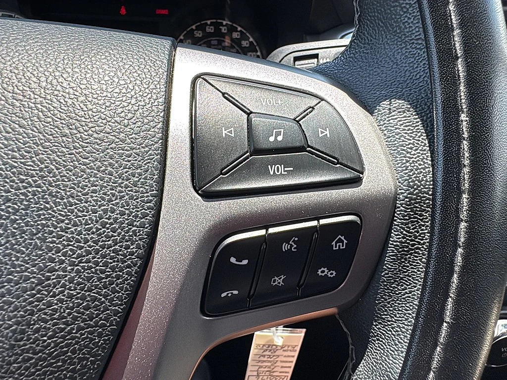 Used 2019 Hot Pepper Red Metallic Tinted Clearcoat Ford  image 22