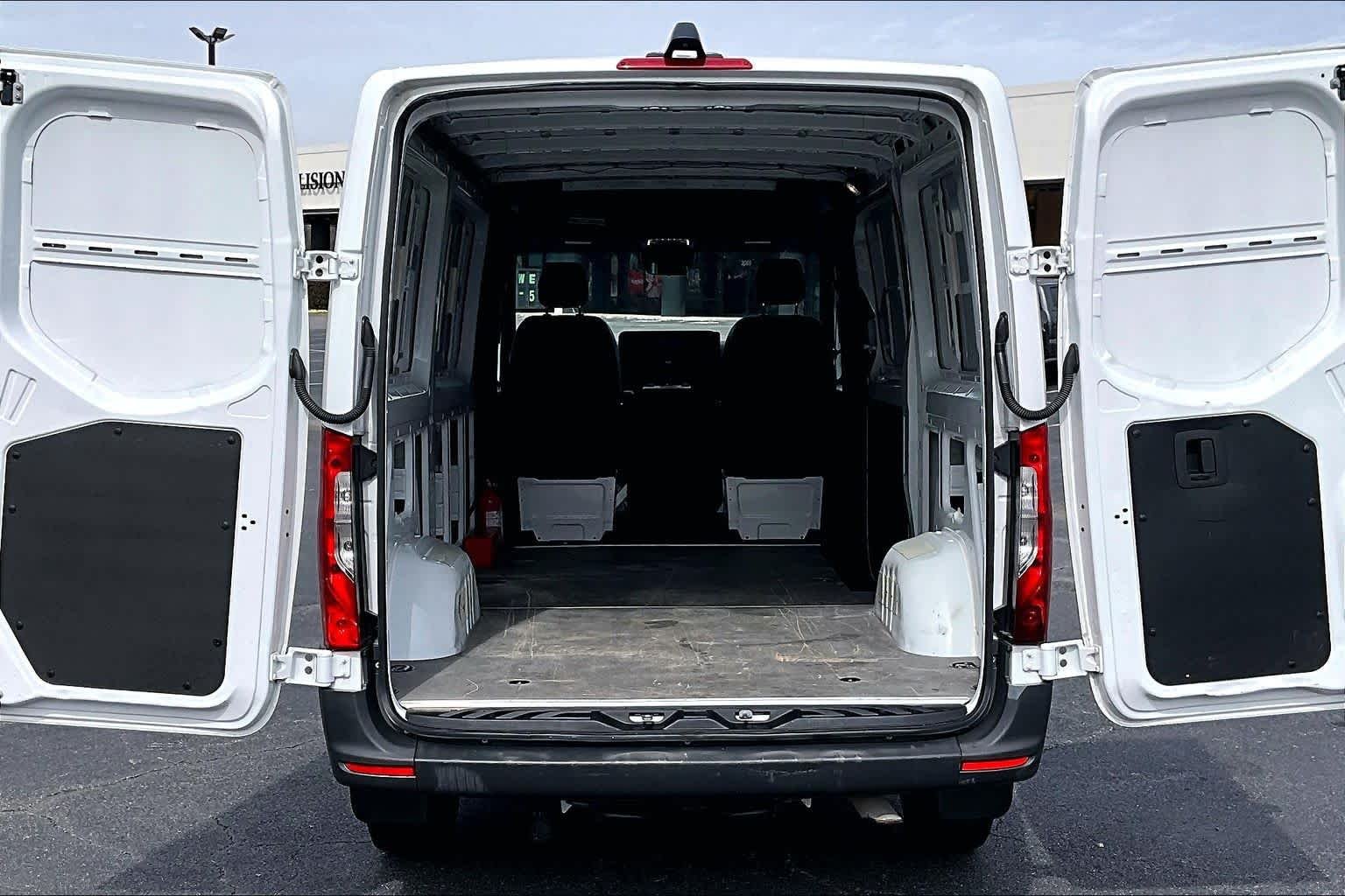 Used 2023 Arctic White Mercedes-Benz  image 36
