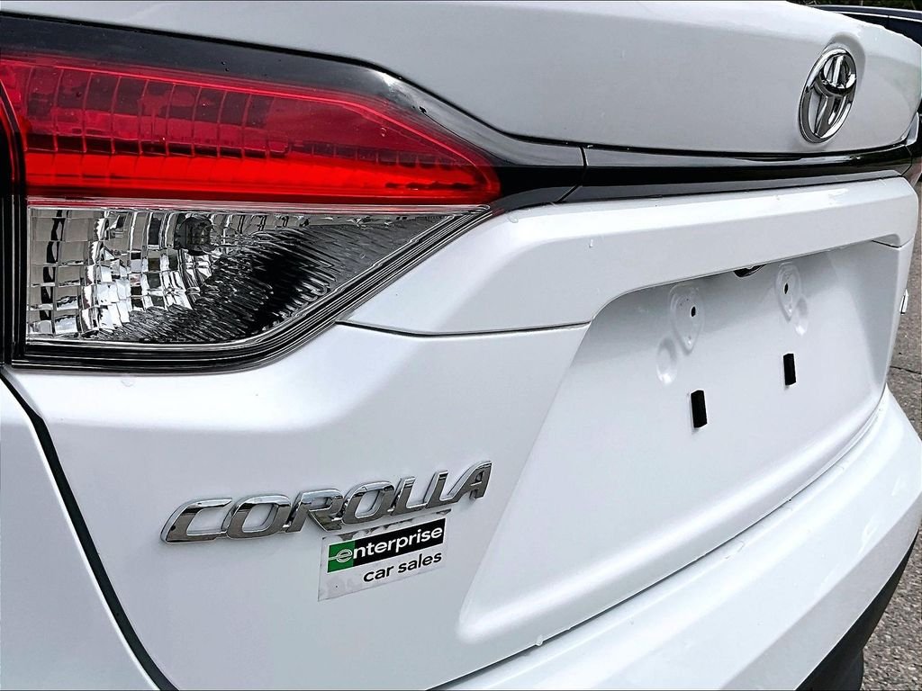Used 2024 White Toyota LE image 28