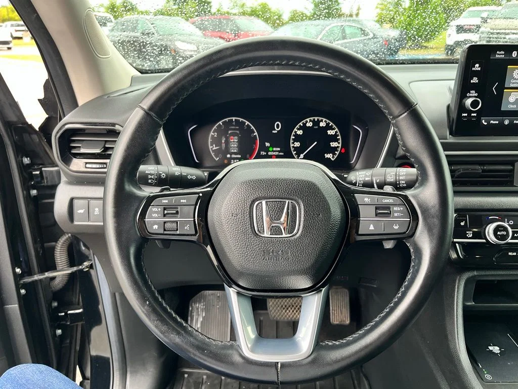 Used 2025 Black Honda EX-L image 16