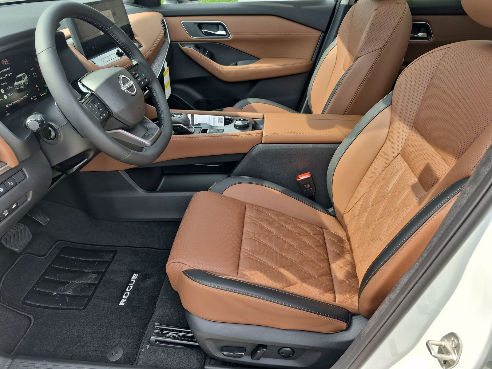 New 2026 Everest White Pearl TriCoat / Super Black Two-tone Nissan Platinum image 26
