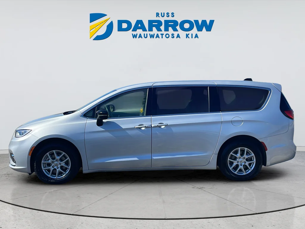Used 2024 Silver Chrysler Touring L image 2