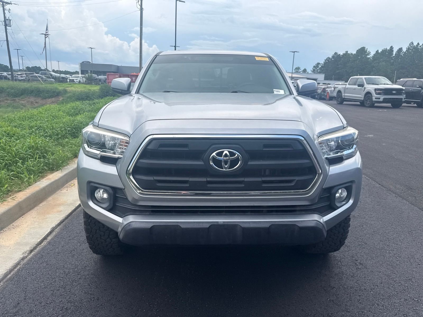 Used 2017 Silver Toyota SR5 image 2