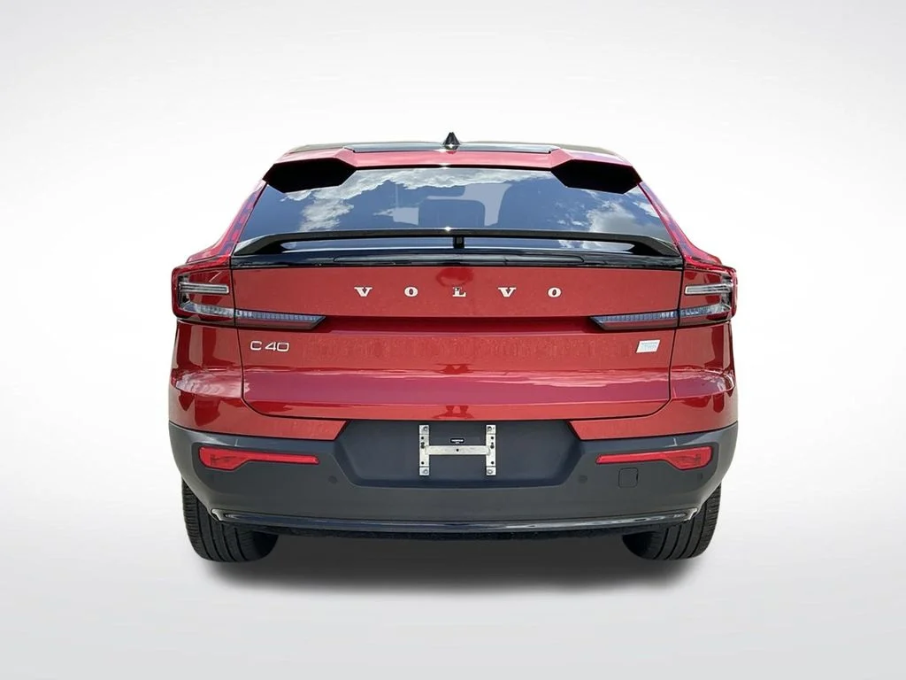 Used 2023 Red Volvo Ultimate image 9