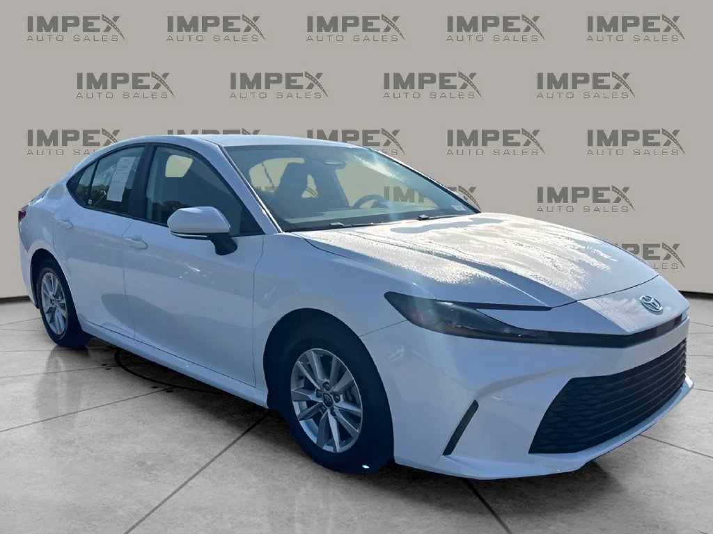 Used 2025 White Toyota LE image 7