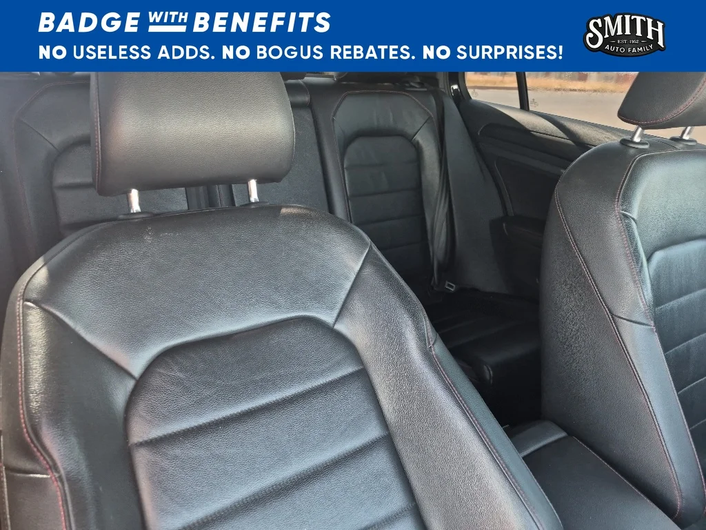 Used 2019 Deep Black Pearl Effect Volkswagen SE image 11