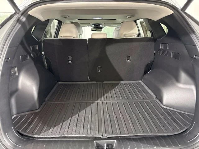 Used 2023 Silver Hyundai SEL image 10