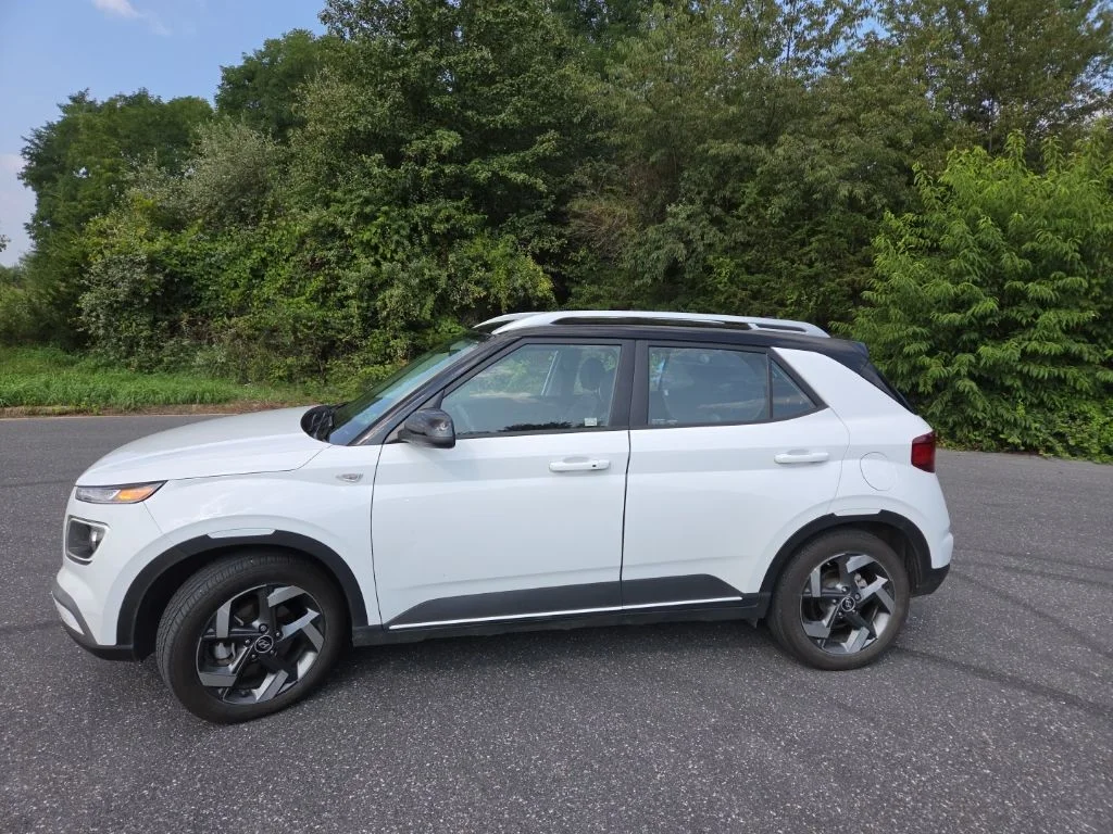 Certified Used 2022 White Hyundai Limited image 3