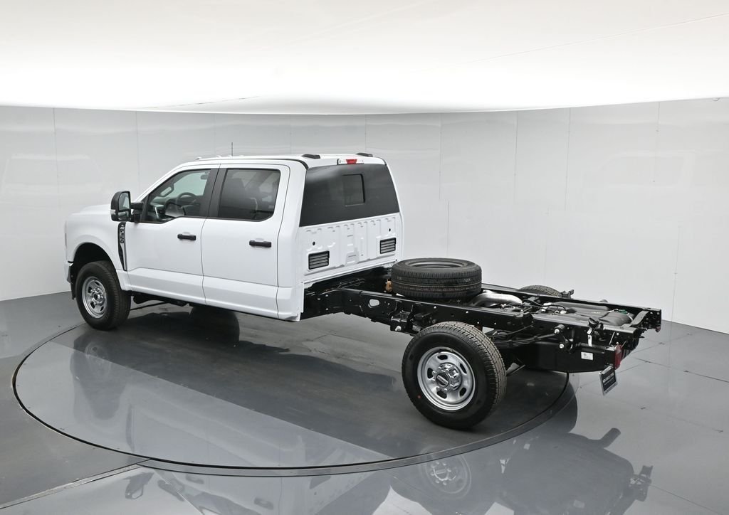 New 2026 Oxford White Ford XL image 38