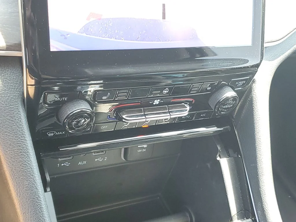 Used 2023 Gray Jeep Limited image 28