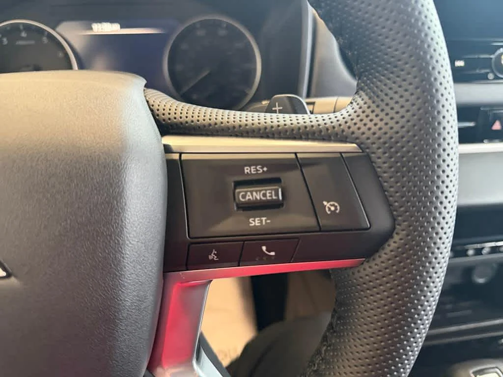New 2026 Graphite Gray Mitsubishi LE image 17