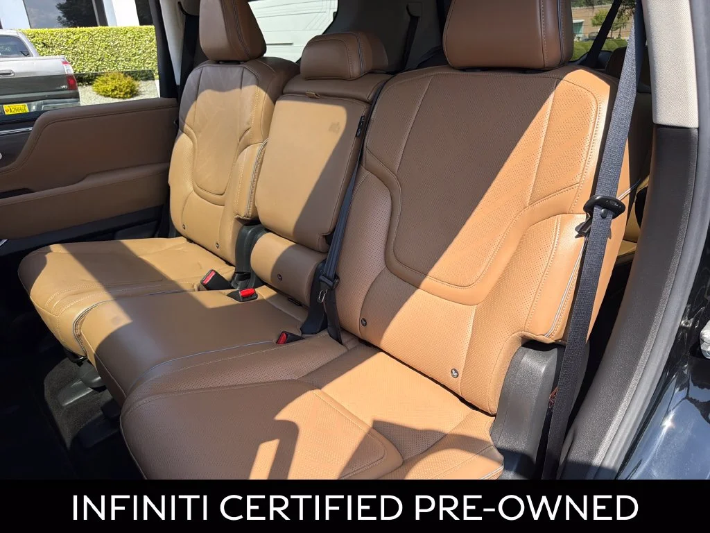 Certified Used 2025 Black Obsidian INFINITI LUXE image 30