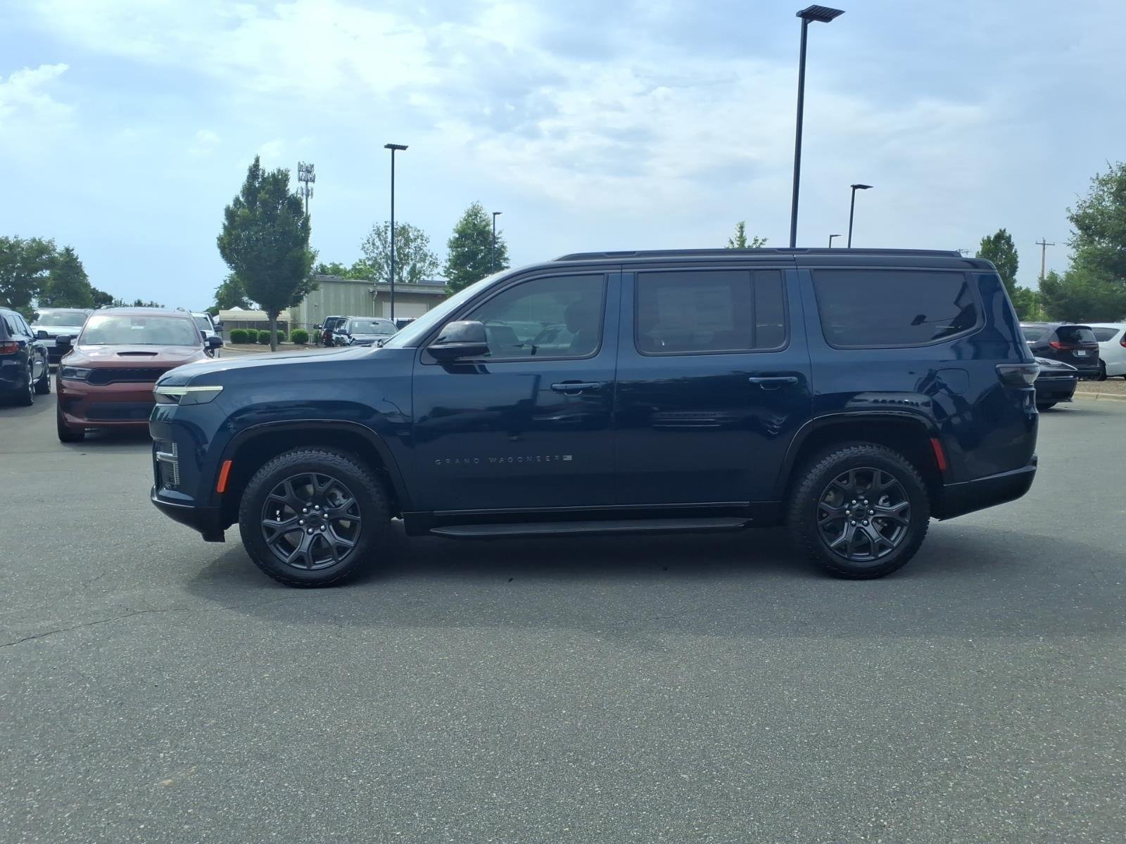 New 2026 Fathom Blue Pearl-Coat Exterior Paint (Late Availability) Jeep Upland image 3