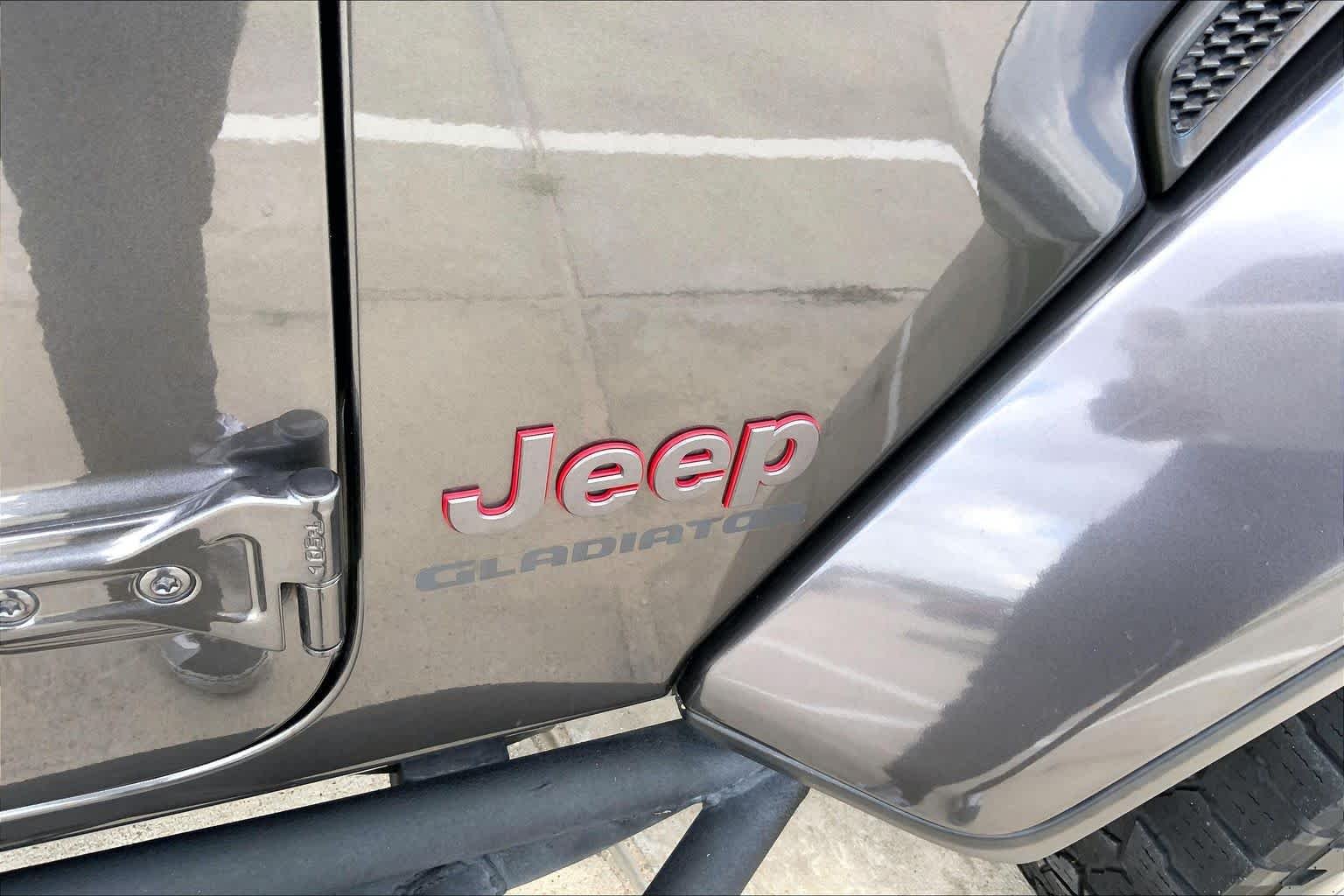 Used 2021 Granite Crystal Metallic Clearcoat Jeep Rubicon image 10