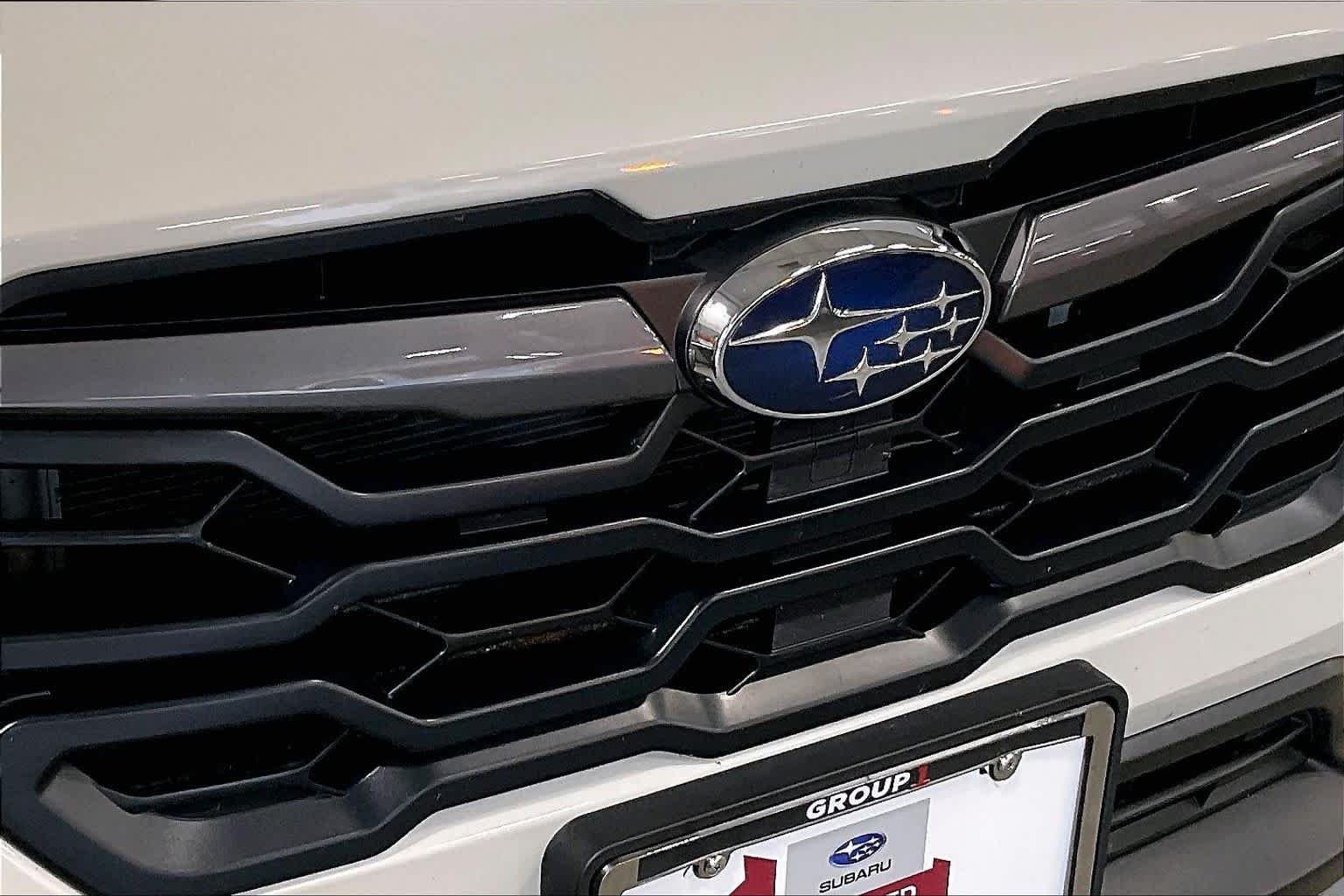 Used 2025 Crystal White Pearl Subaru Premium image 30