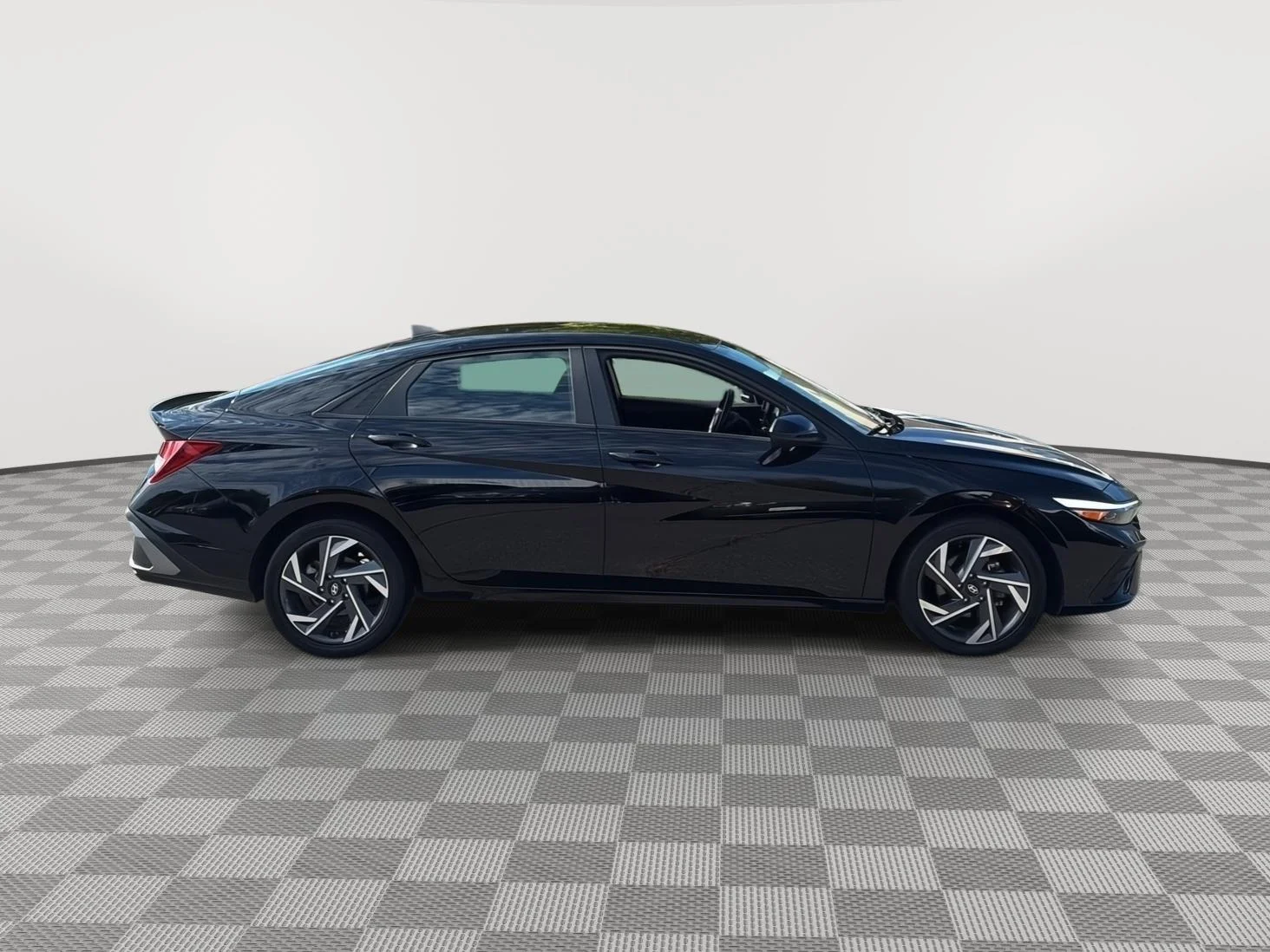 Certified Used 2025 Abyss Black Hyundai SEL Sport image 4