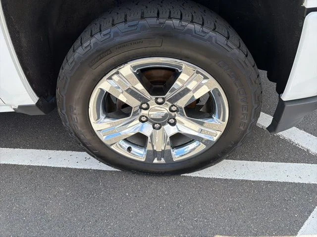 Used 2019 White Chevrolet Silverado Custom image 23