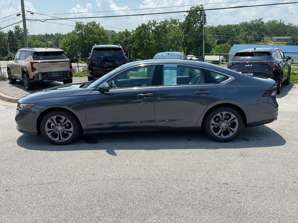 Used 2023 Meteorite Gray Metallic Honda EX image 7